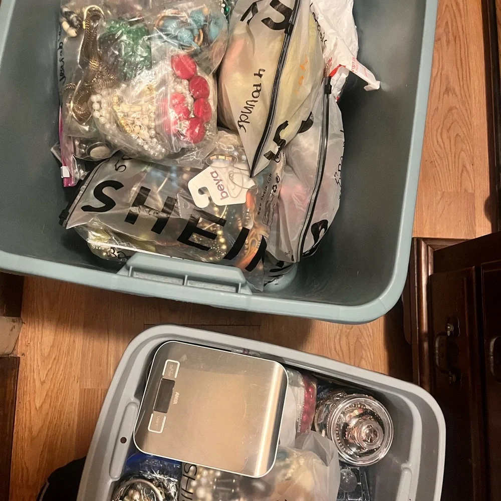 5 pounds of all wearable jewelry. (Craft lots will have separate post) - Picture 5 of 6